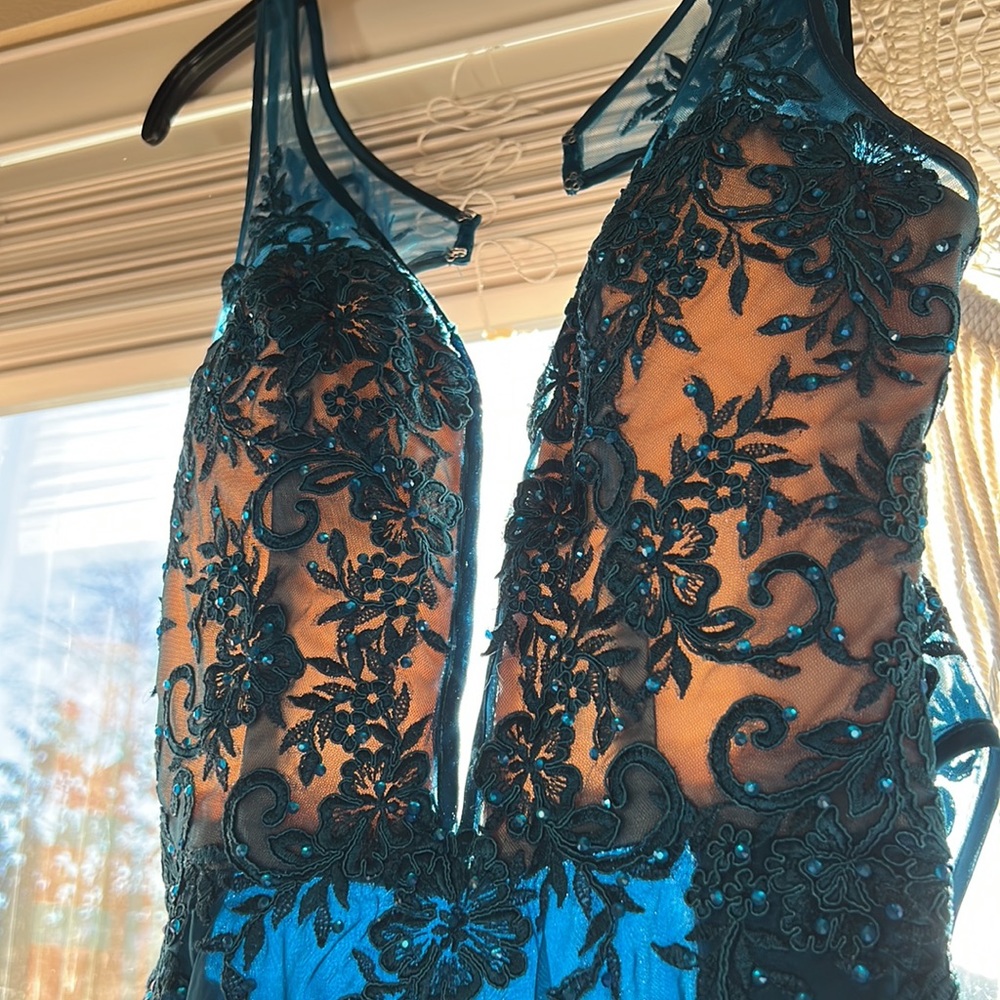 Prom Dress - Picture 2 of 6